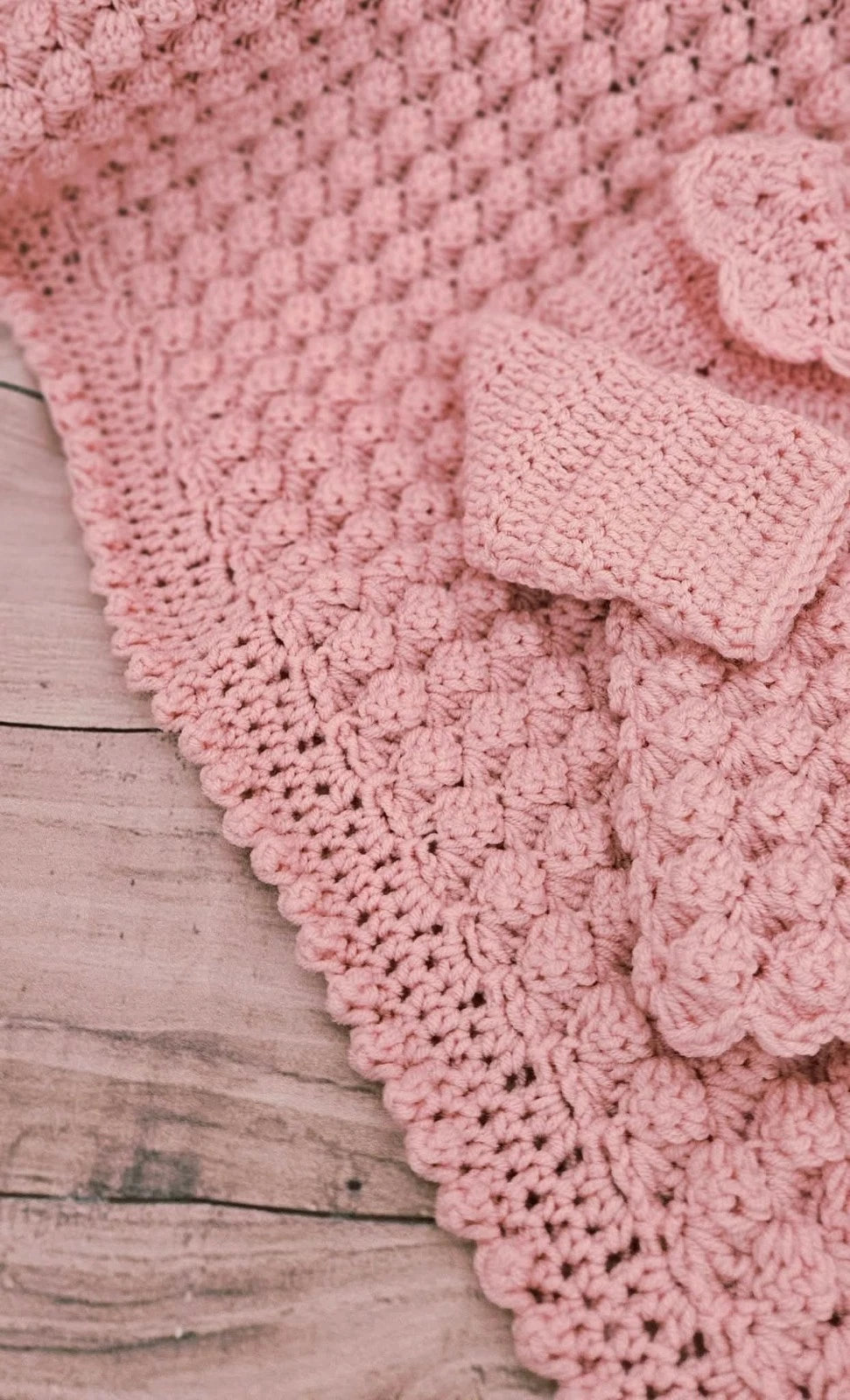 Gorgeous Little Girl Baby set Containing Jacket, Bonnet and Blanket