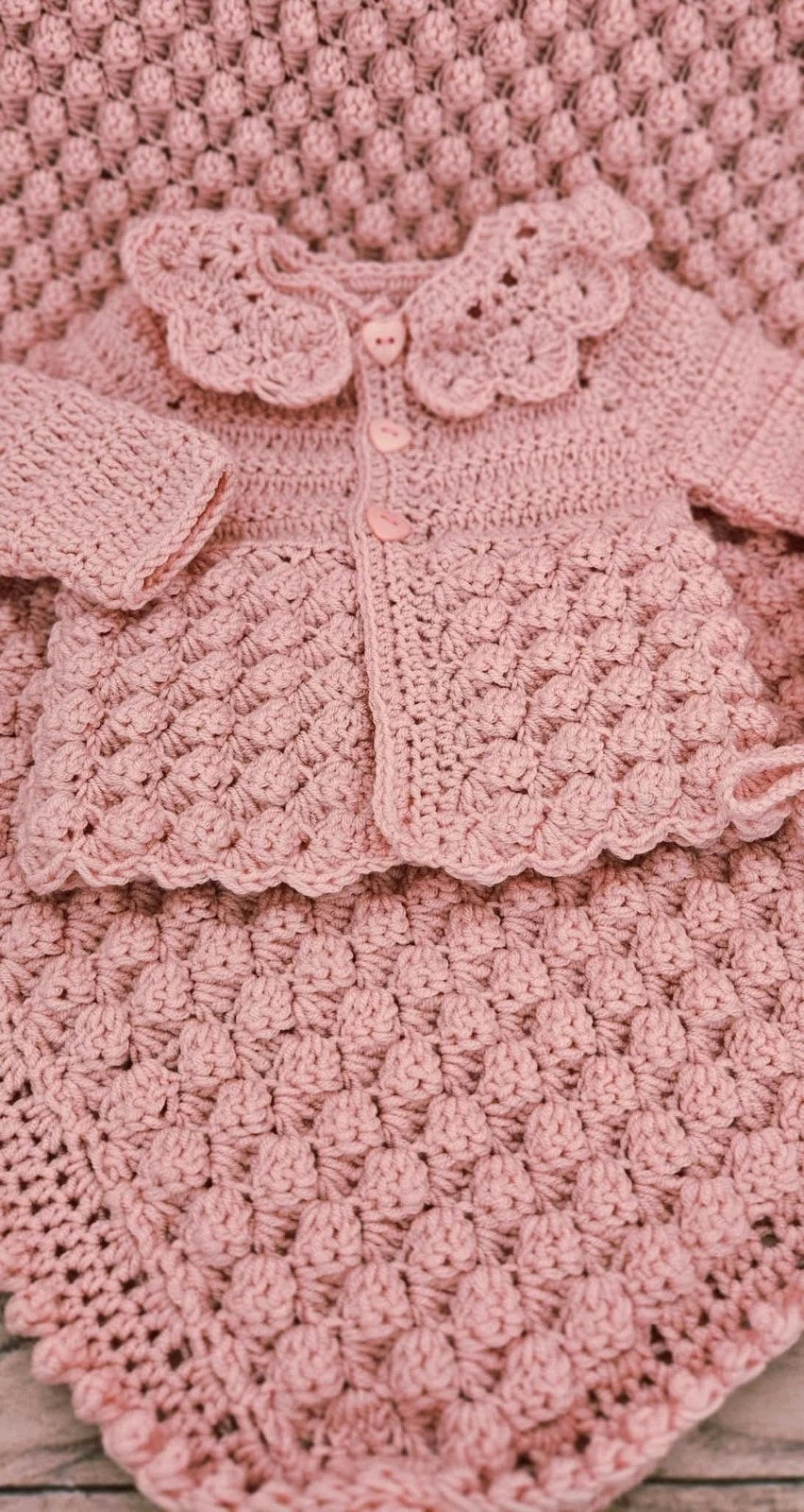 Gorgeous Little Girl Baby set  Containing Jacket, Bonnet and Blanket